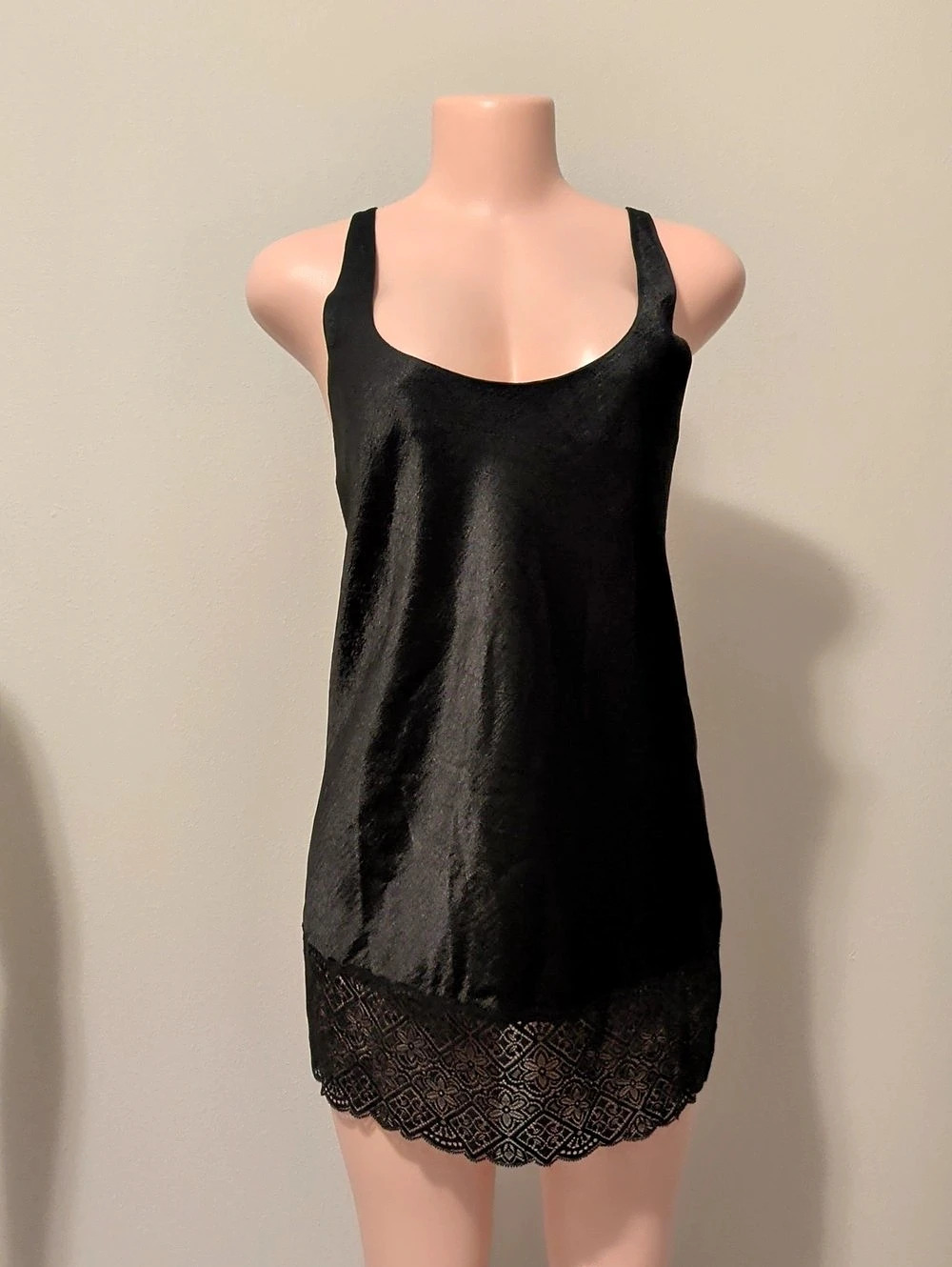 Victoria'Secret Gold Label Black Lace Trim Mini Slip Dress Size Small Like New